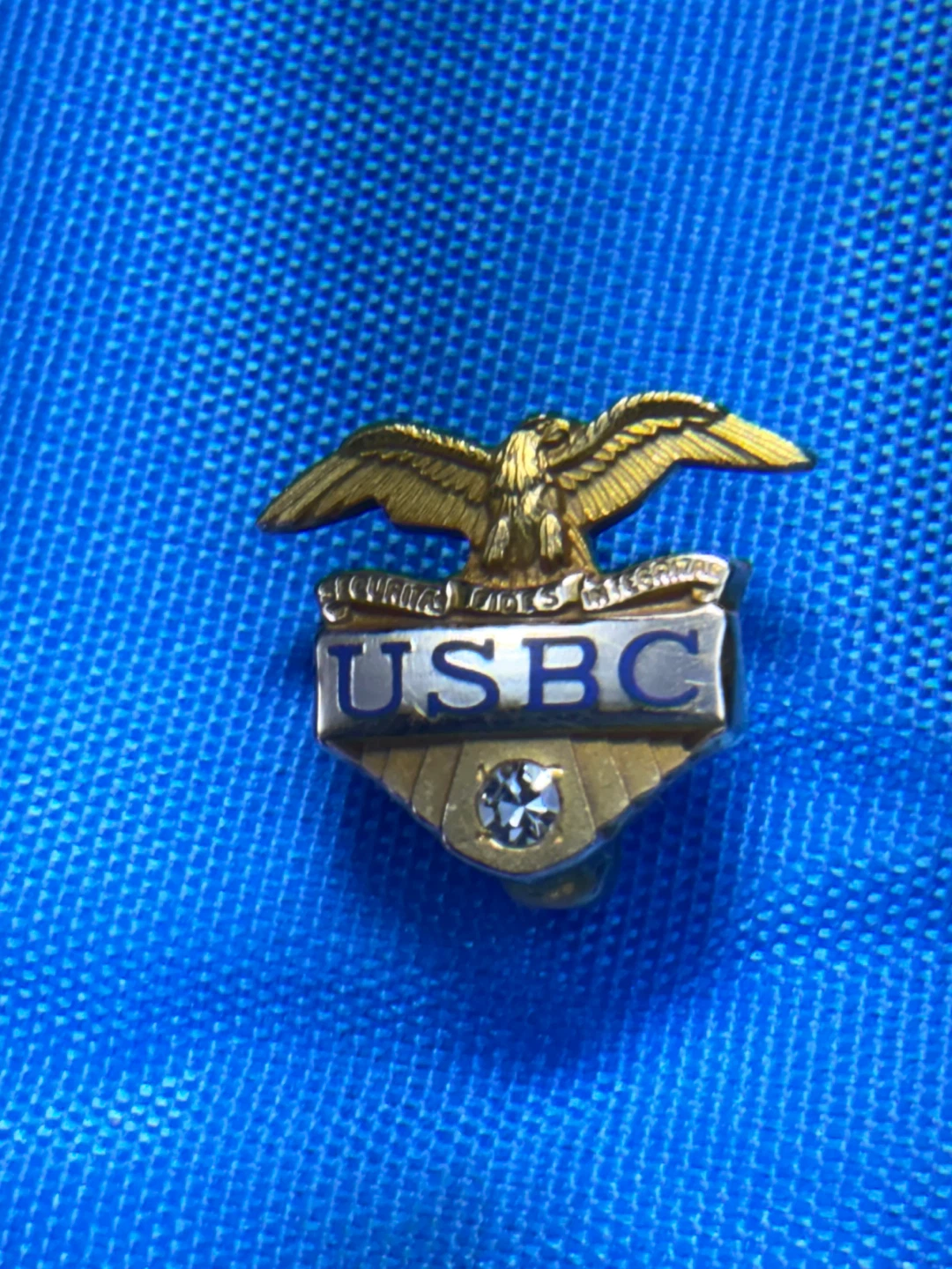 14K Gold USBC Lapel Pin with Diamond - photo 3