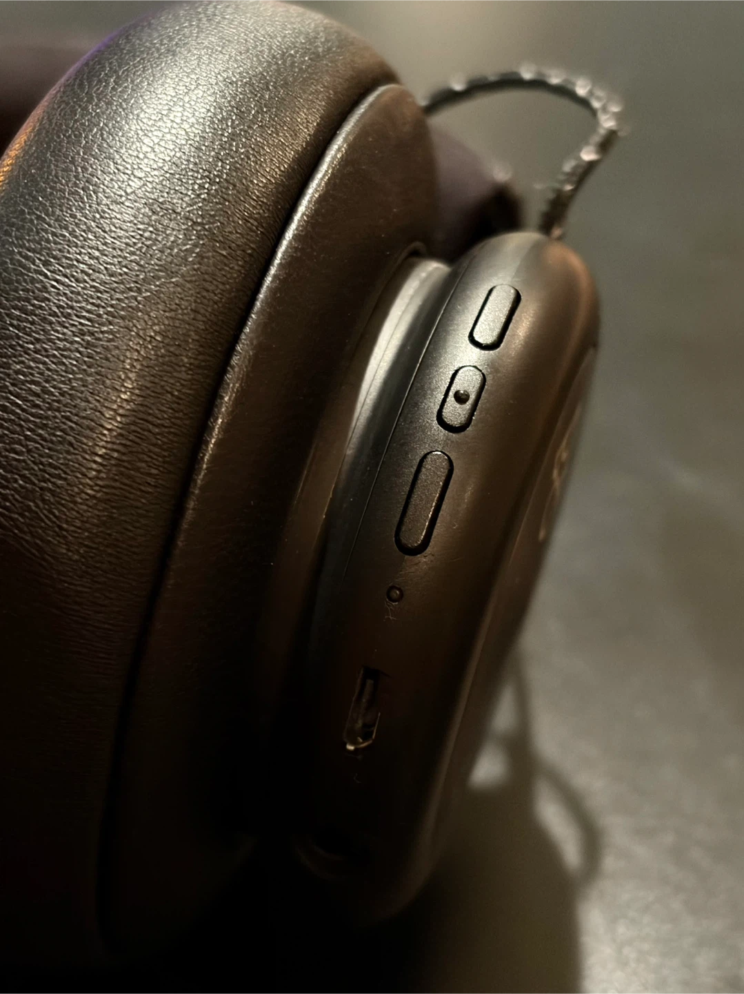 Bang & Olufsen Beoplay H4 1st Gen Headphones - photo 4