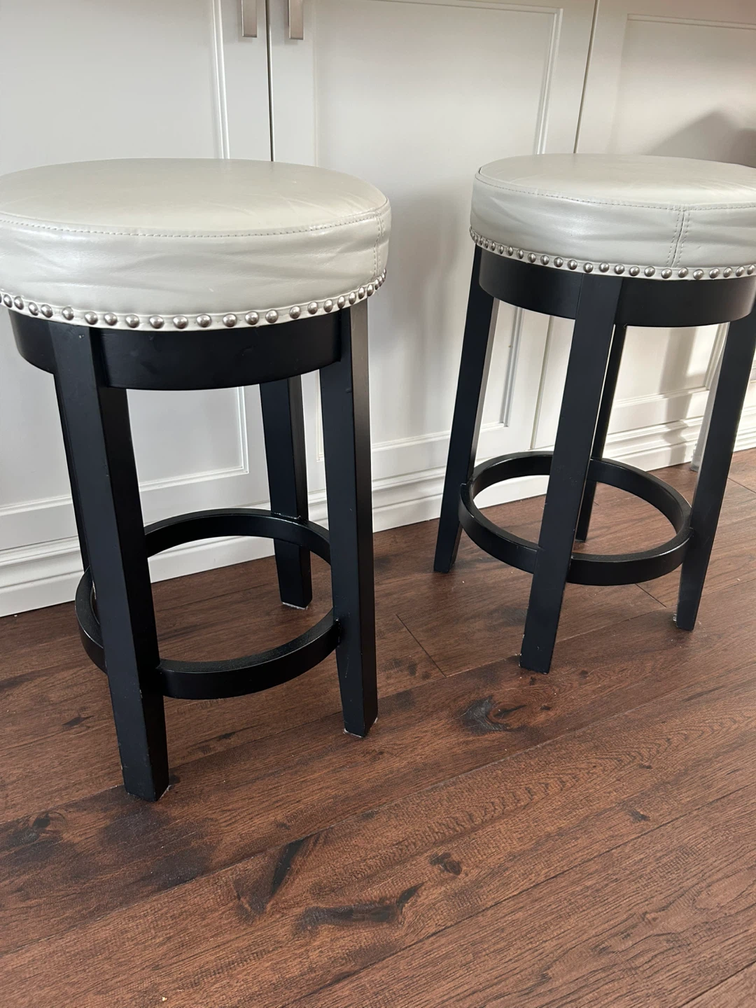 Pair of Bar Stools - White/Black - photo 2