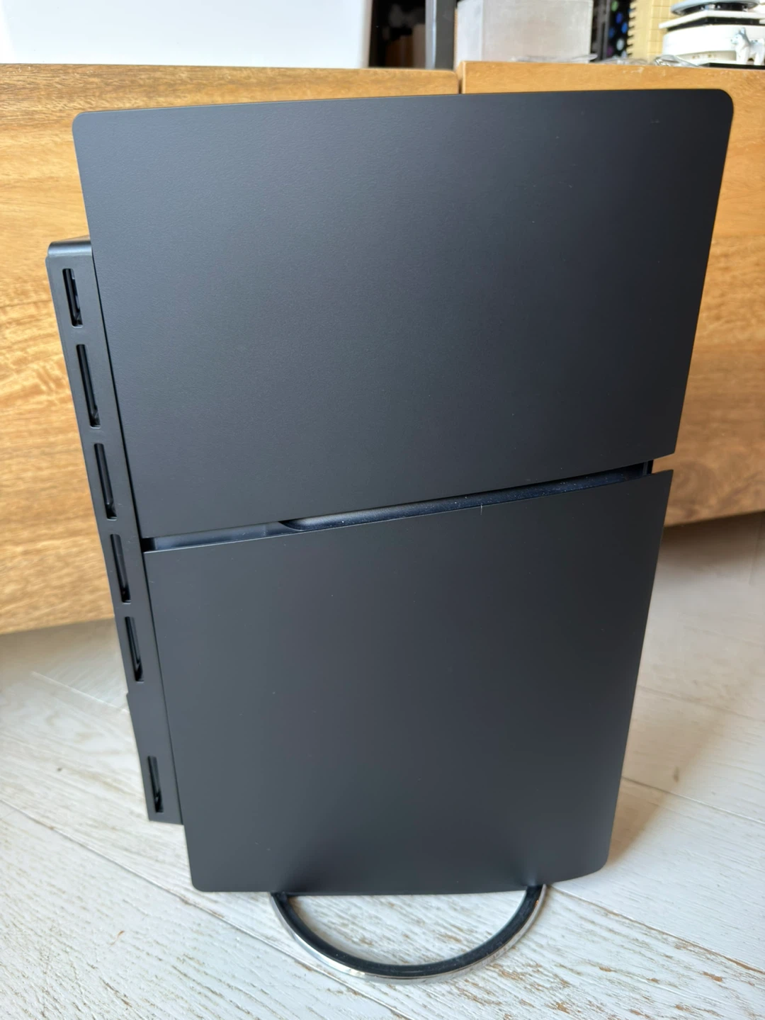 PS5 slim Disc edition + extra items - photo 5