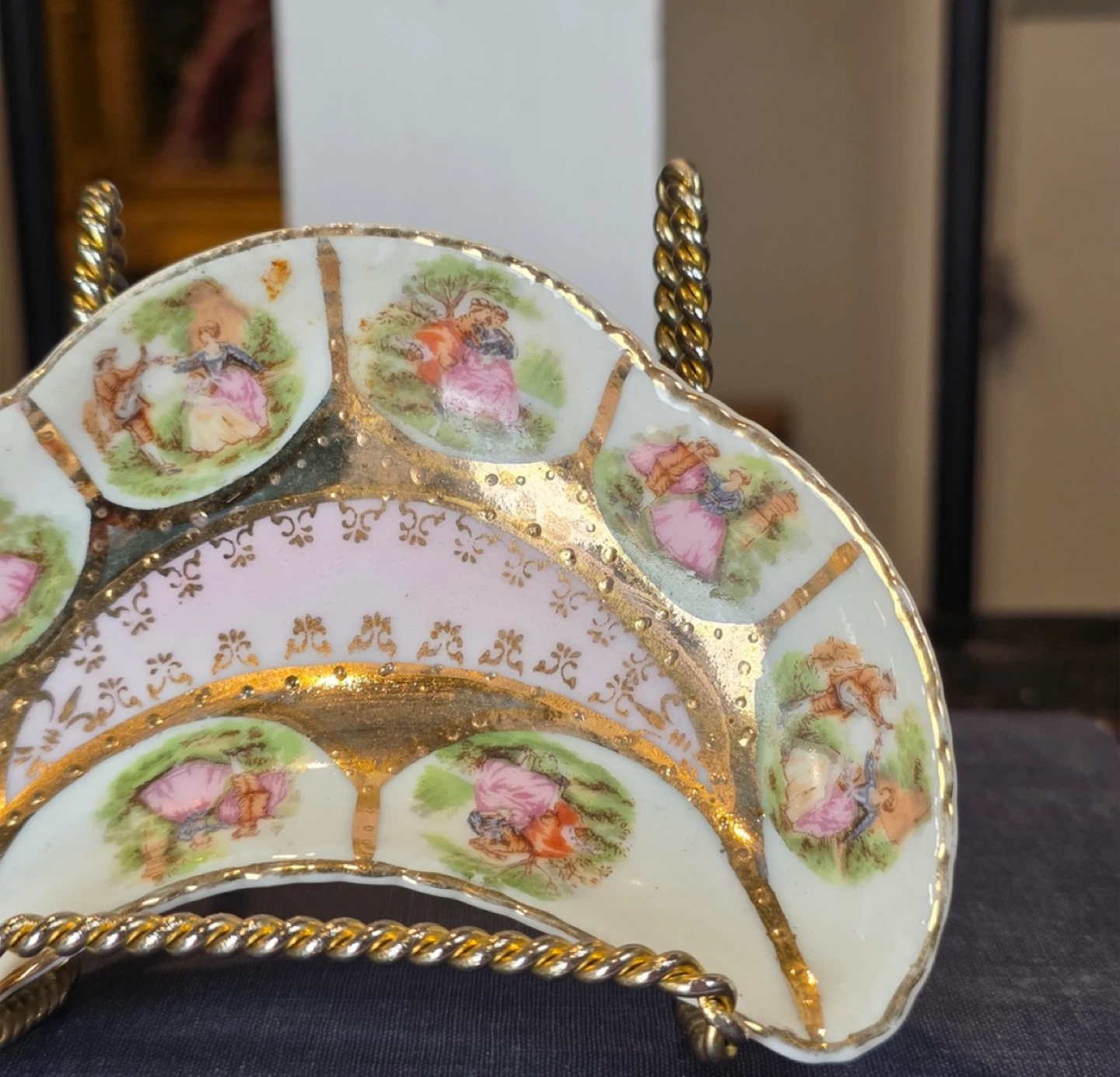 VINTAGE ARNART PORCELAIN COURTING COUPLE CRESCENT DISH - photo 4