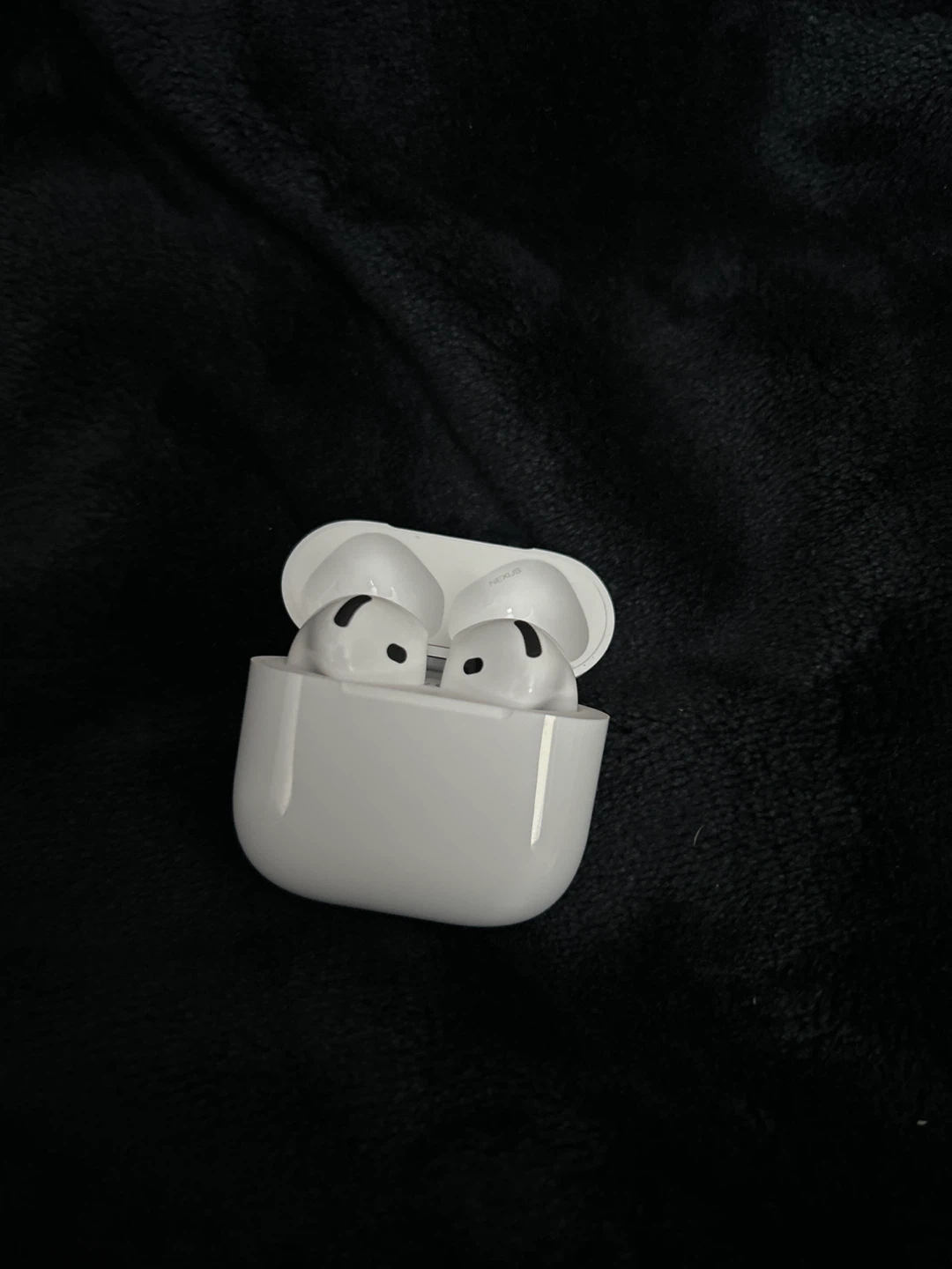Apple AirPods Pro (2nd generation) Charging Case