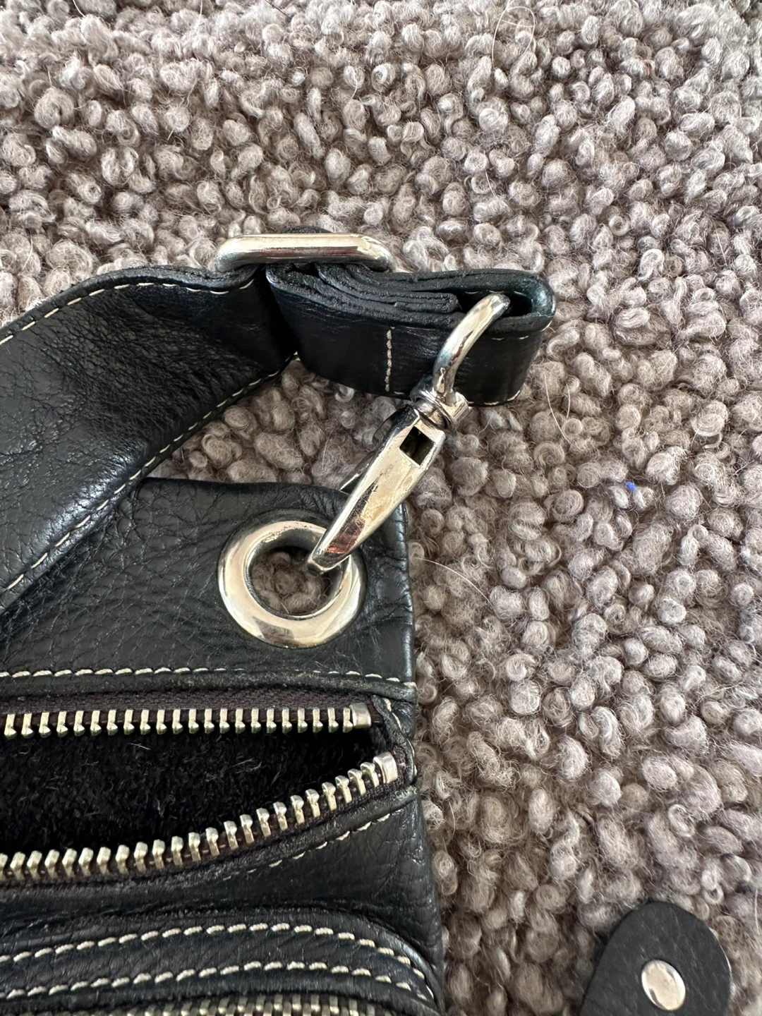 Black Leather Crossbody Bag vintage roots - photo 4
