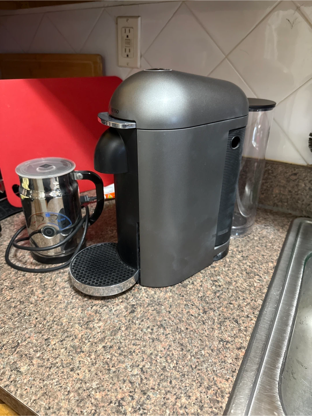 Nespresso VertuoPlus Coffee Machine with Aeroccino Milk Frother - photo 2