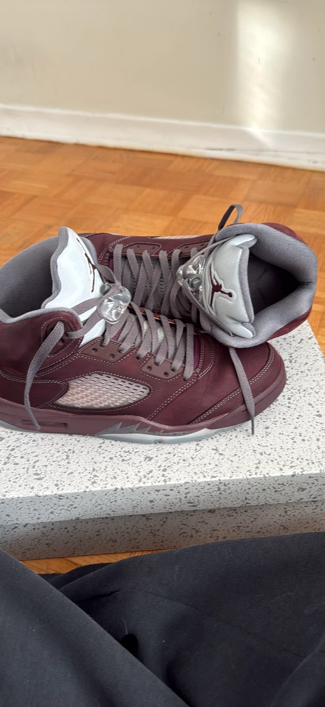 Air Jordan 5 Burgundy - photo 2