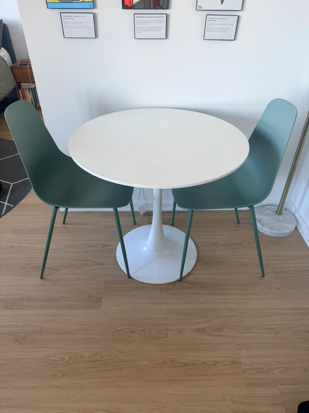 White Round Pedestal Dining Table - photo 2