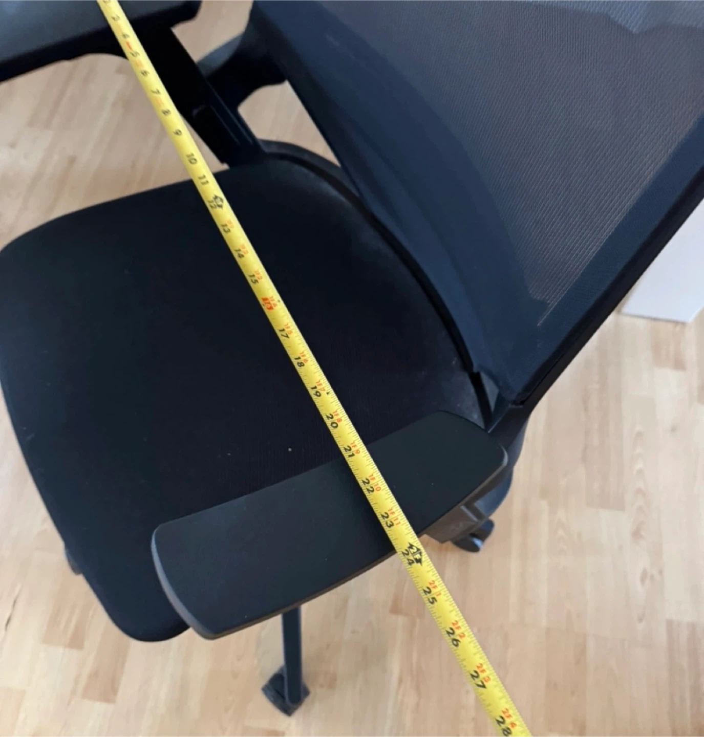 Black Mesh Office Chair - photo 4