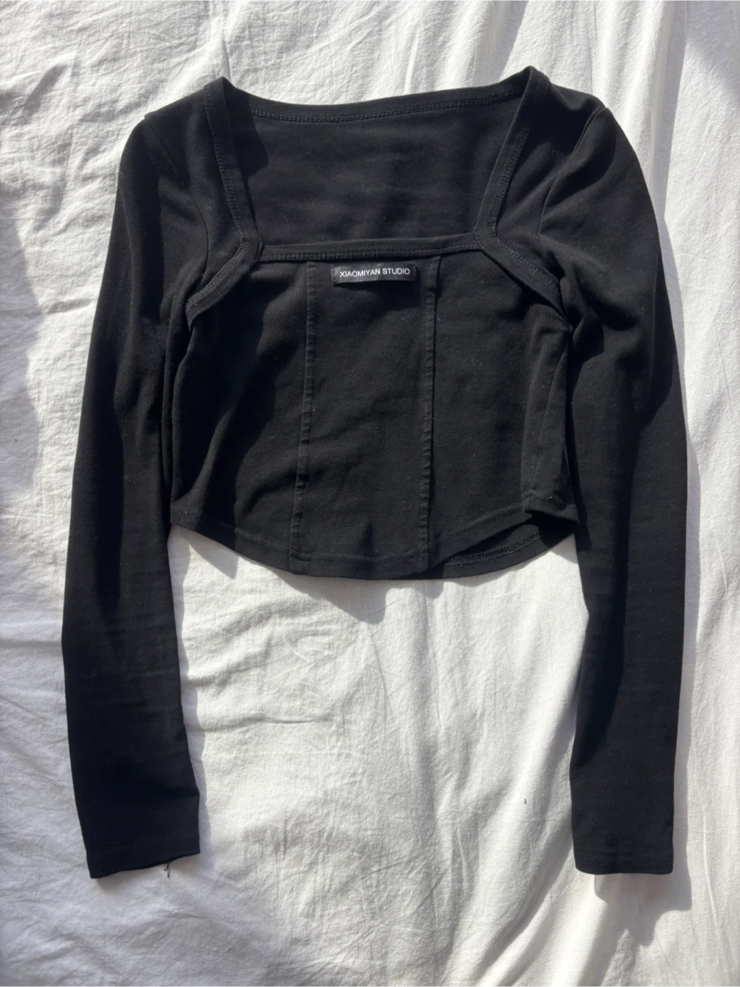 Black Long Sleeve Cropped Top
