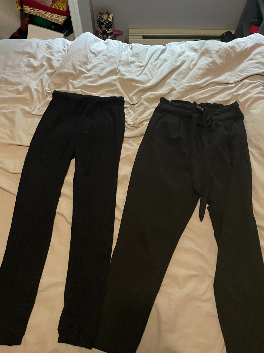 Bundle of 6 pairs of women's pants