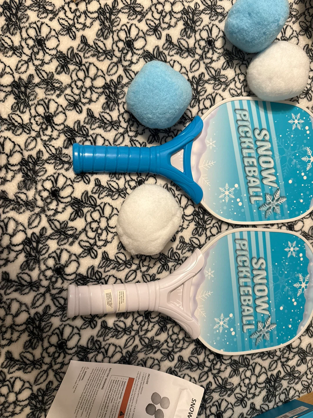 Snow Pickleball Set with LED Balls and Paddles - photo 2
