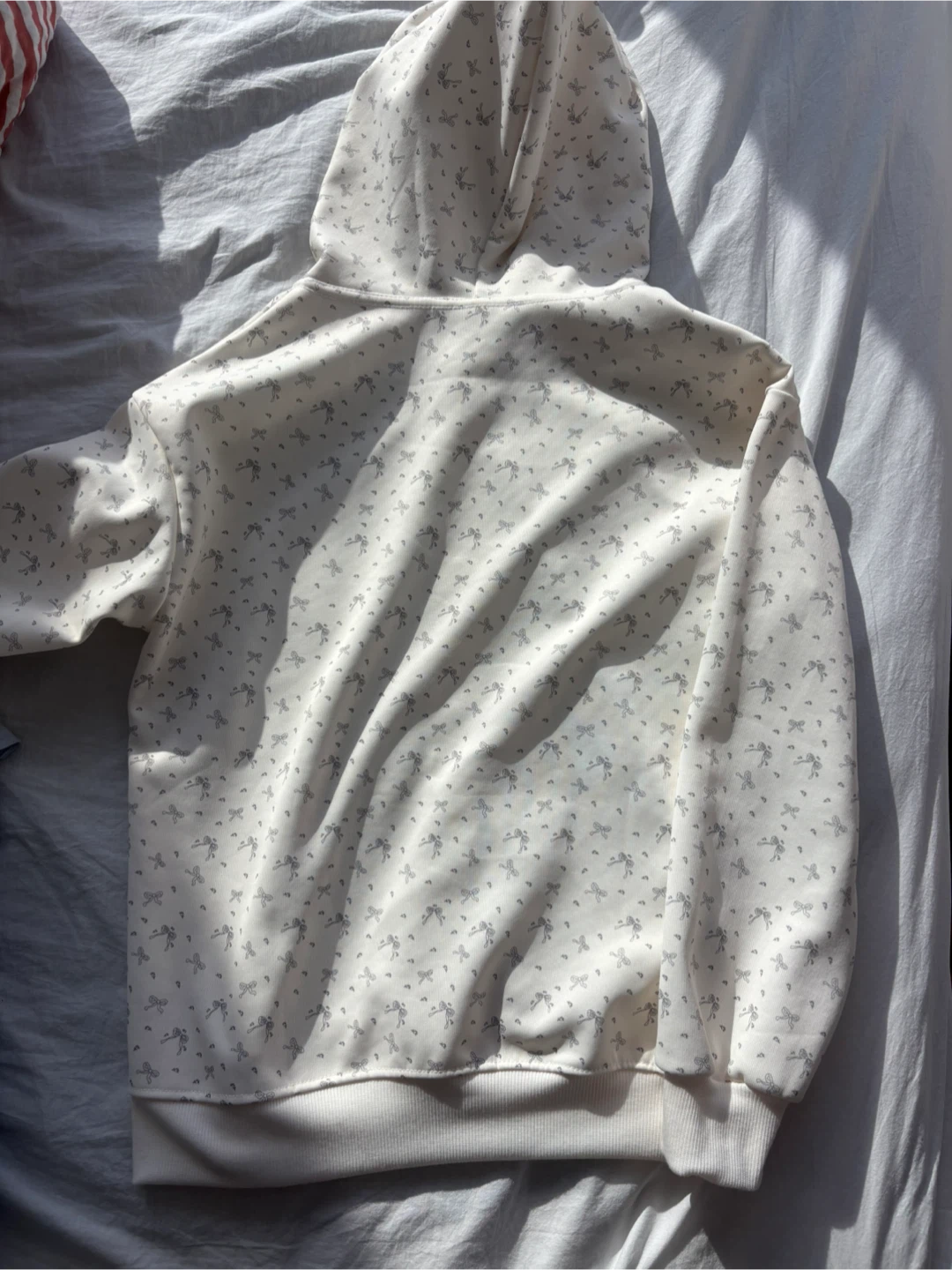 White Hooded Zip-Up Sweatshirt with Bow / Ribbon Pattern - photo 2