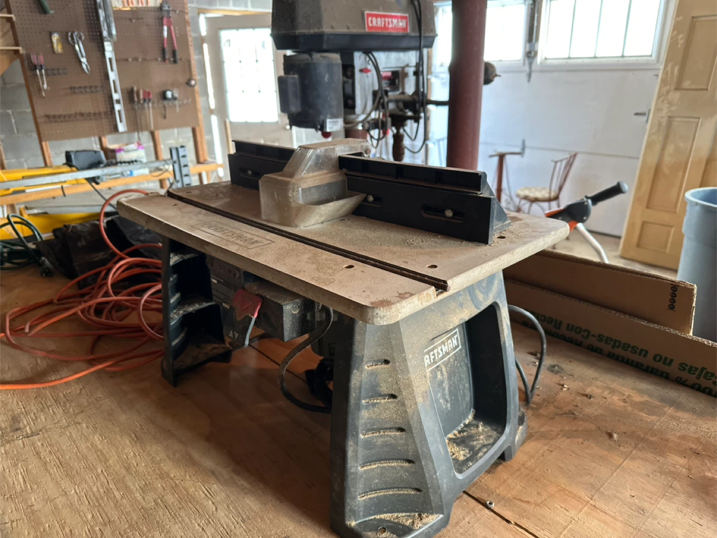 DEWALT Scroll Saw and Craftsman Router Table - photo 4