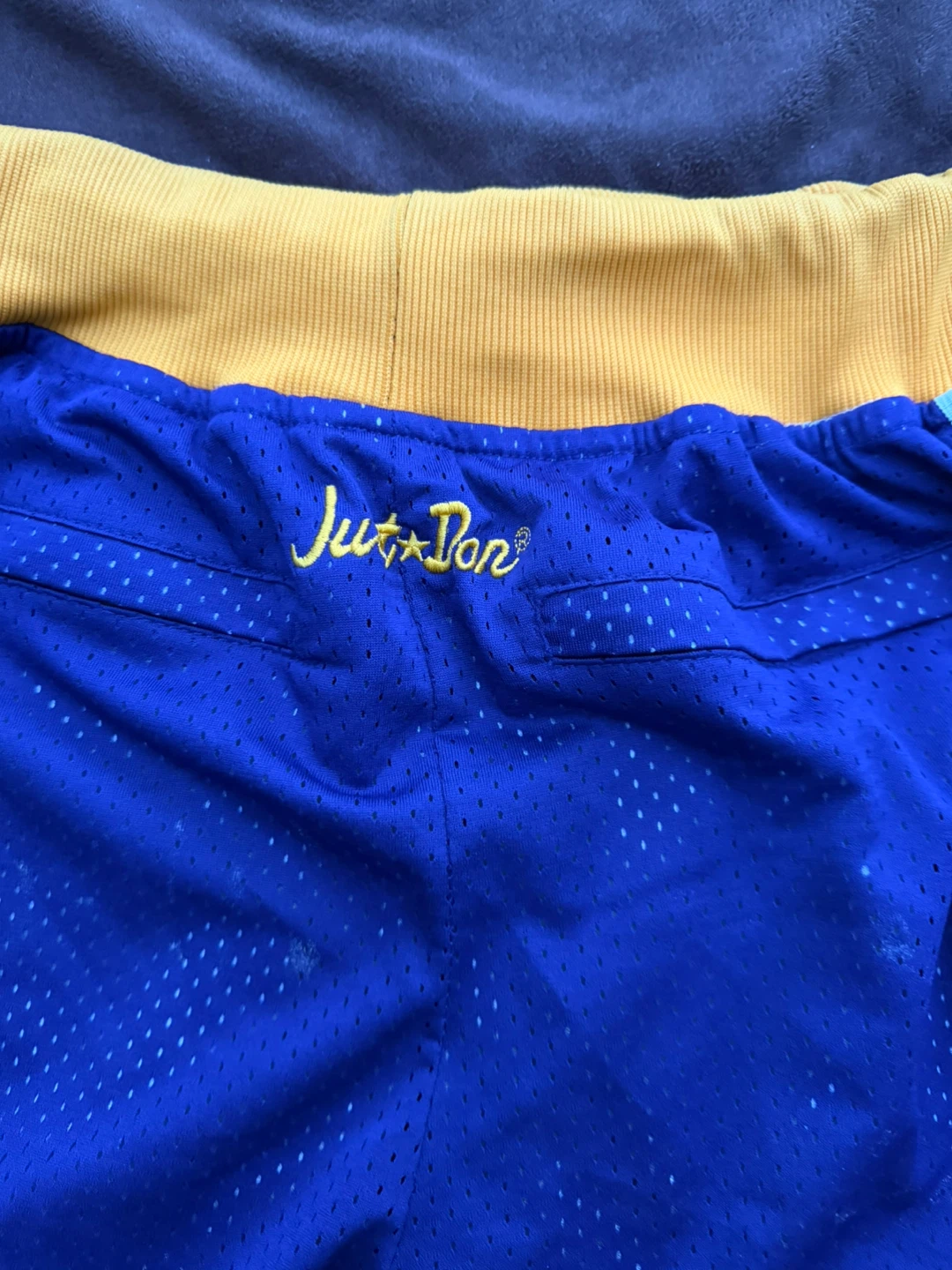 Los Angeles Lakers Basketball Shorts 1996-97 - photo 4