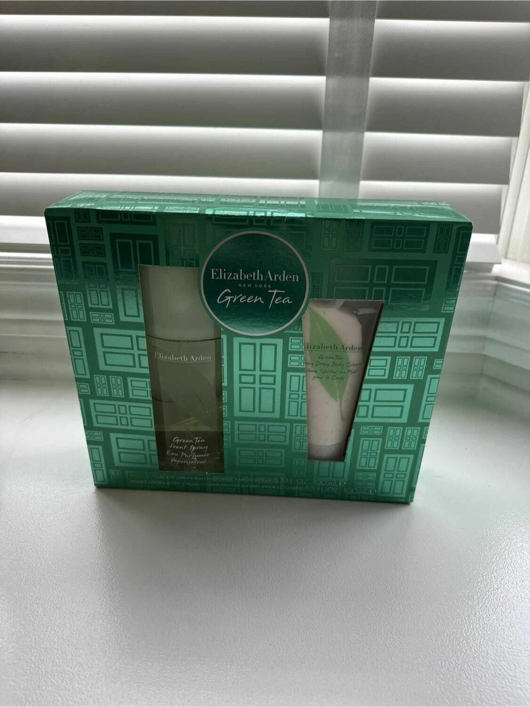 Elizabeth Arden Green Tea Scent Spray and Body Cream Gift Set