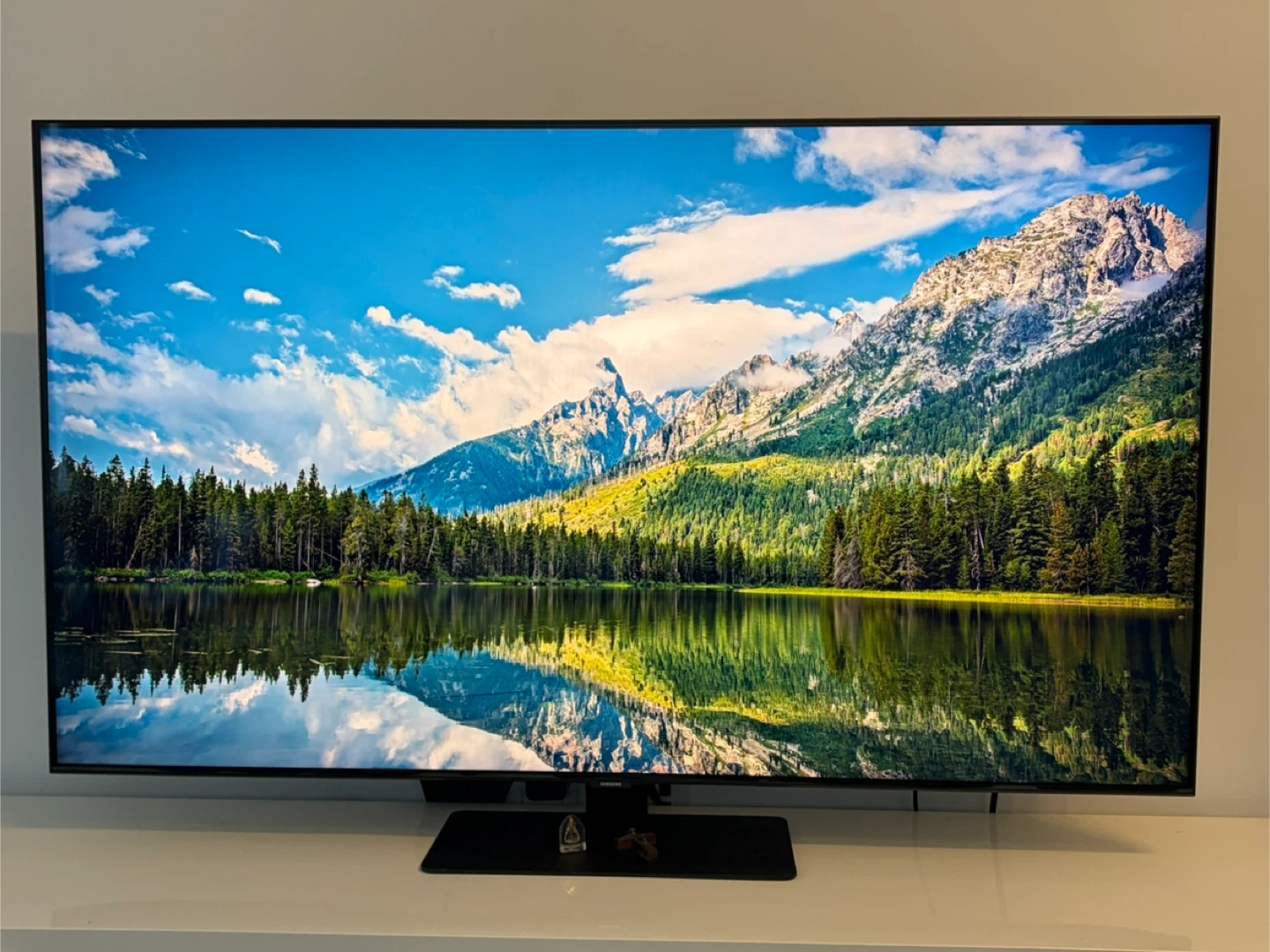 Moving Sale ❗️Samsung Smart TV - photo 2