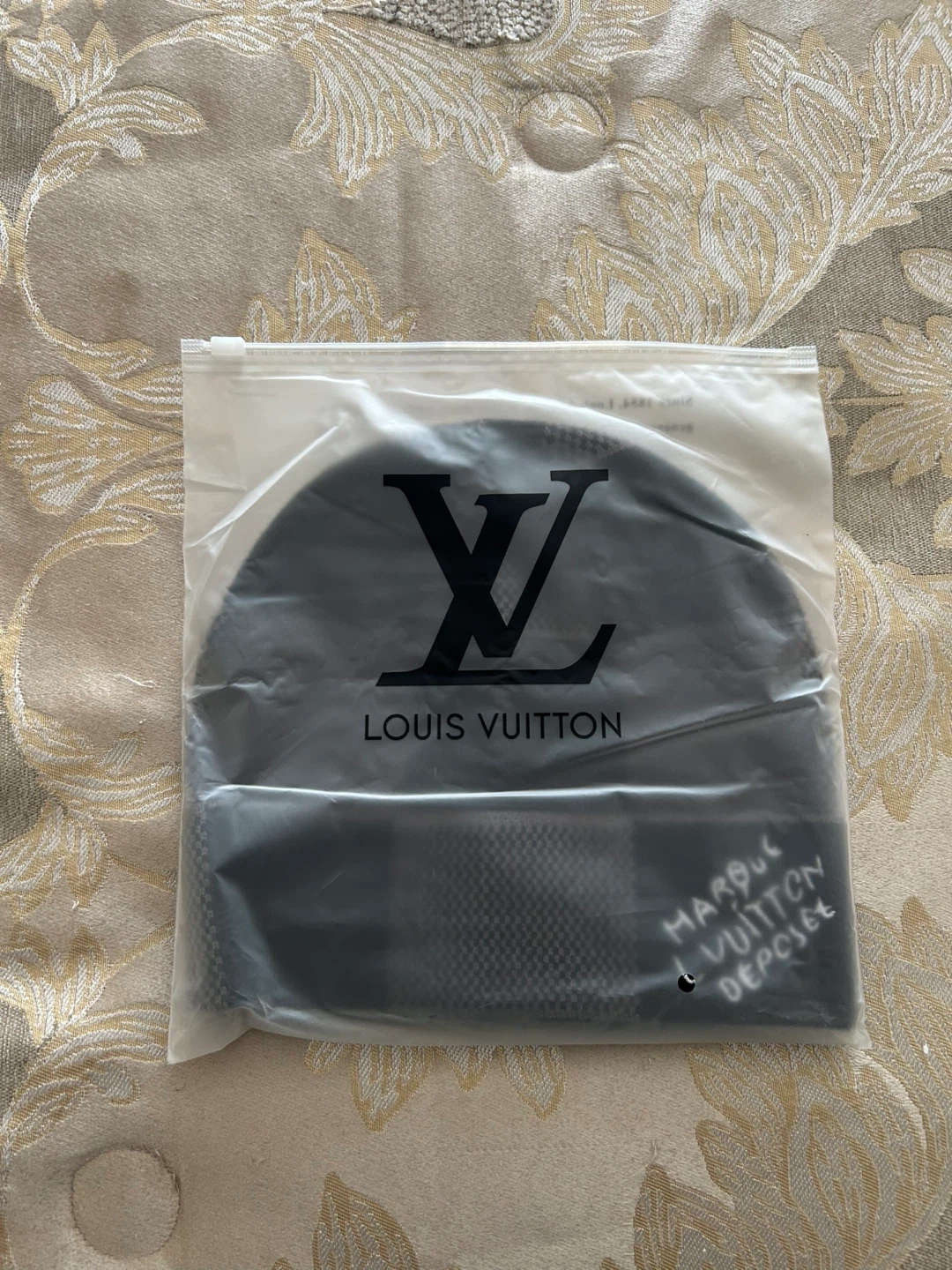 Louis Vuitton Beanie - Cashmere, Wool, Silk Blend - photo 4