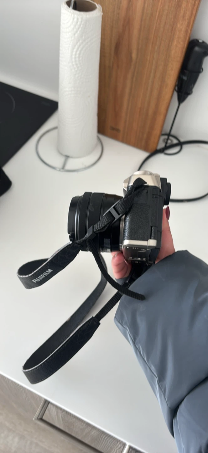Fujifilm X-T200 Mirrorless Camera