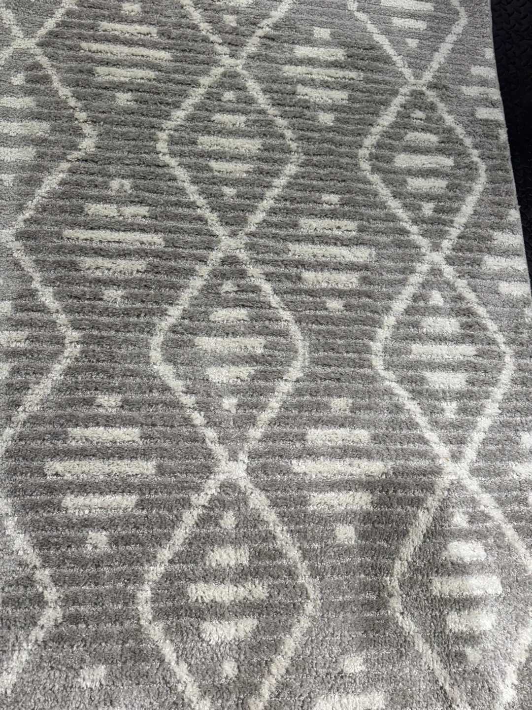 RUG EASE 4FT X 6FT WASHABLE BEIGE RUG- NEW - photo 2