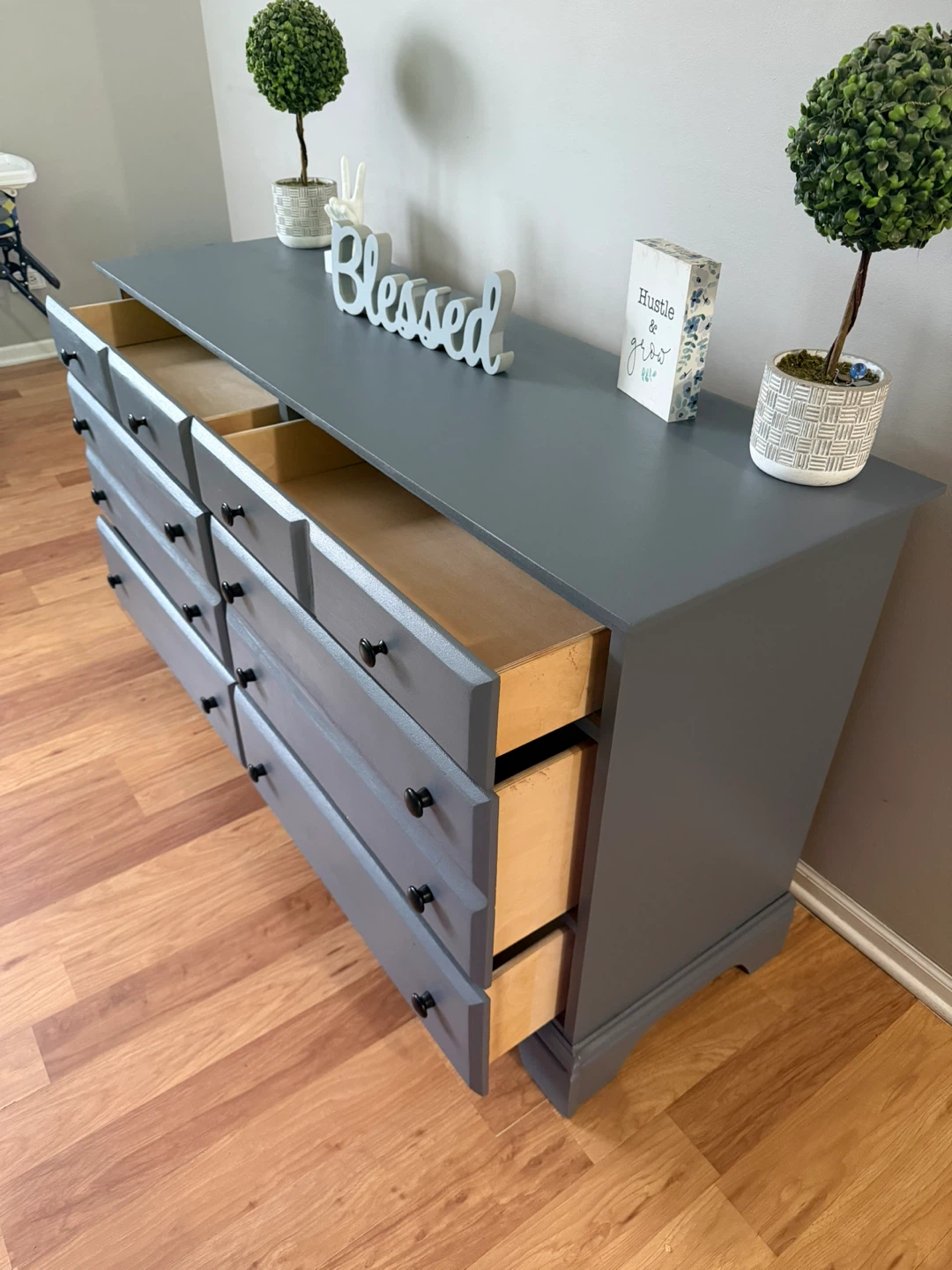 ✨🩶Gorgeous solid dresser🩶✨ - photo 4