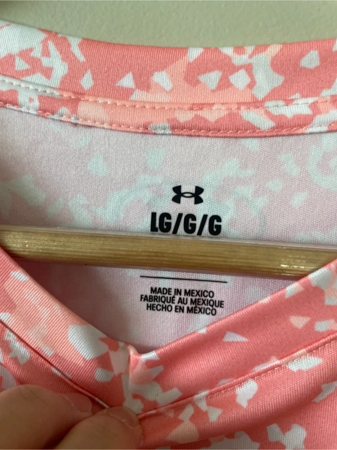NEW Under Armour Ladies Pink Camo T-Shirt LG - photo 4