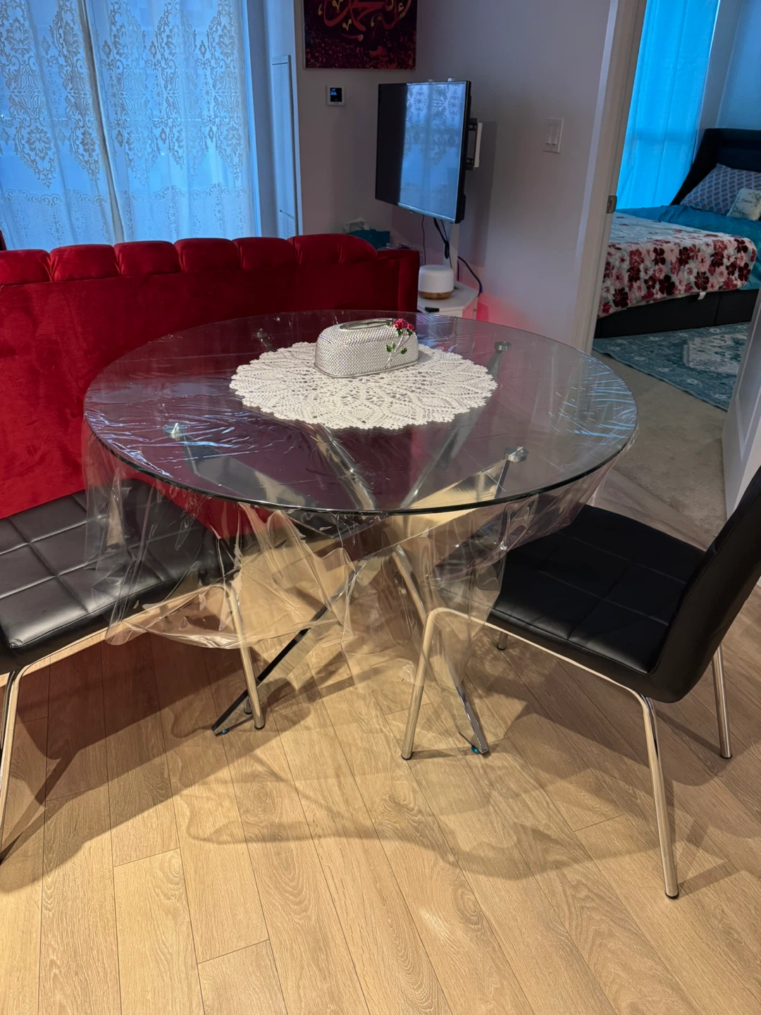 Round Glass Dining Table with 4 Black Chairs