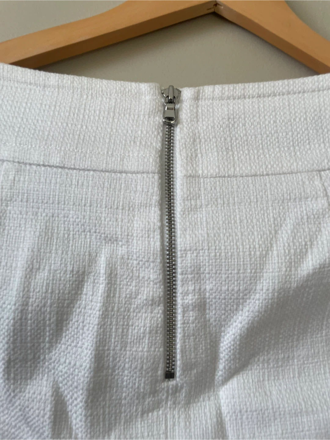 Talbots White Textured Skirt - Size 6 like new - photo 2