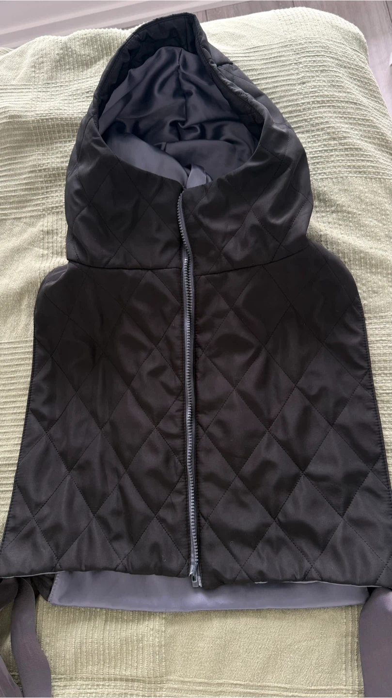 Black windproof hooded vest - photo 5