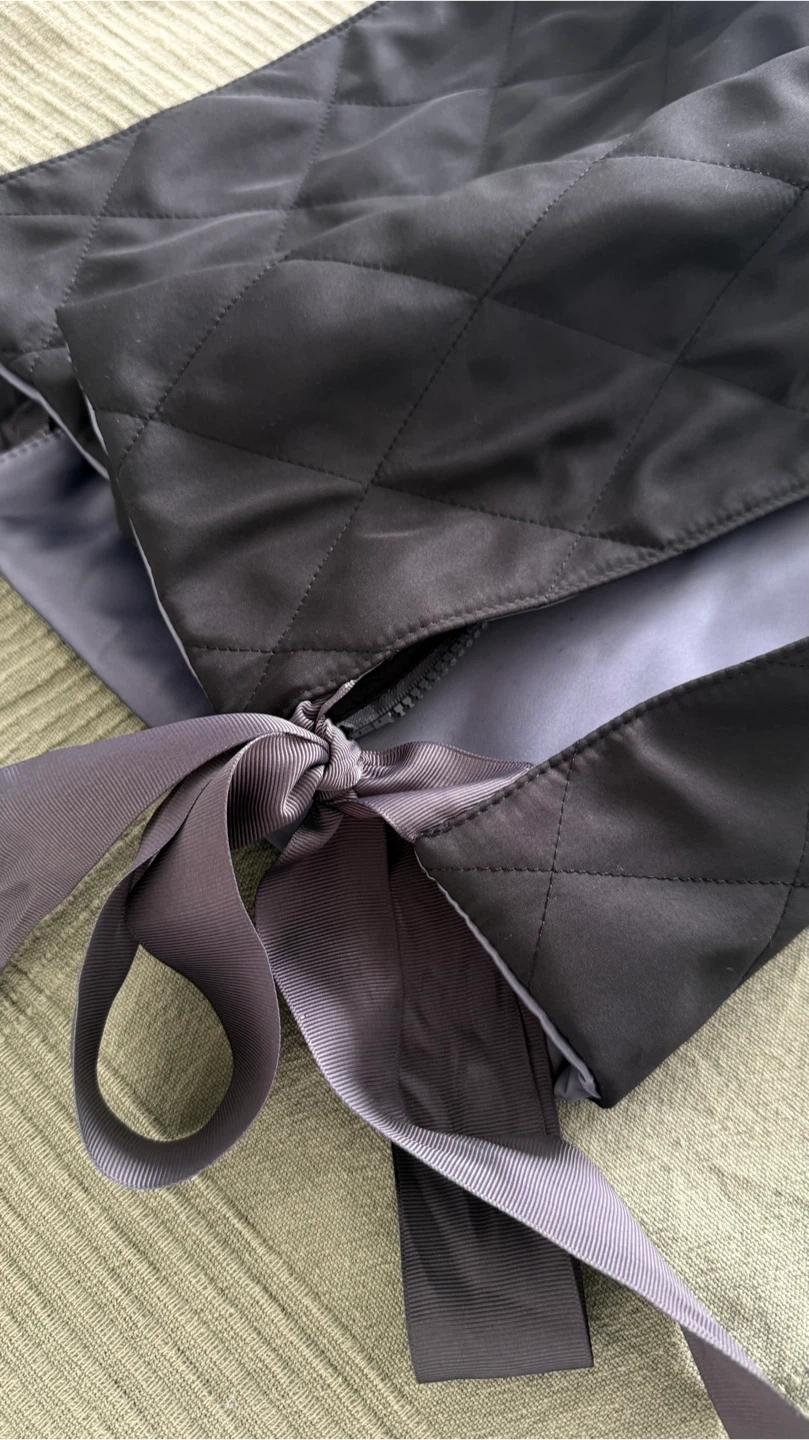 Black windproof hooded vest - photo 4