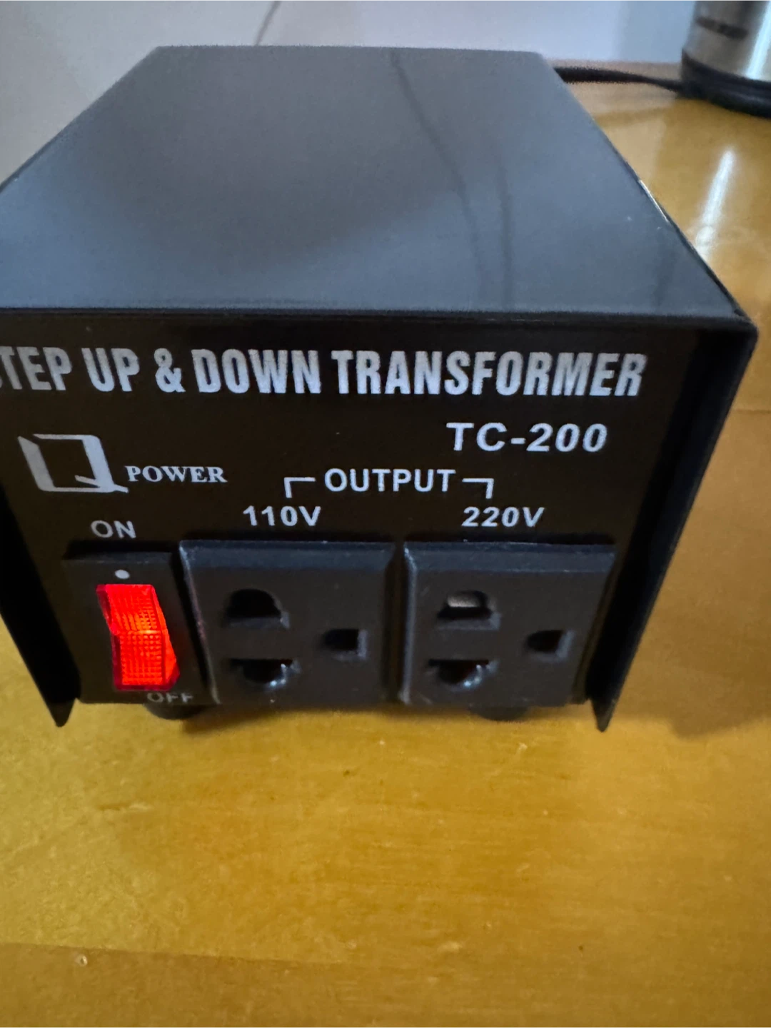 Q POWER Step Up & Down Transformer TC-200 - photo 3