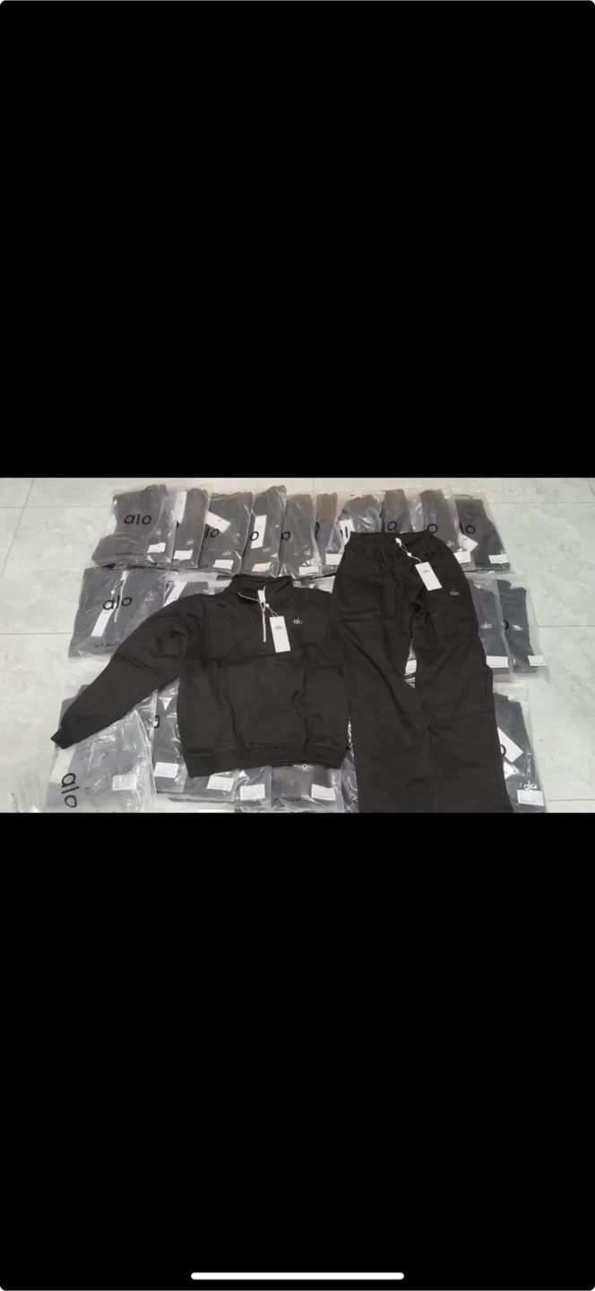 ALO YOGA Tracksuit Set - Quarter Zip/zip ups shipping only) - photo 2