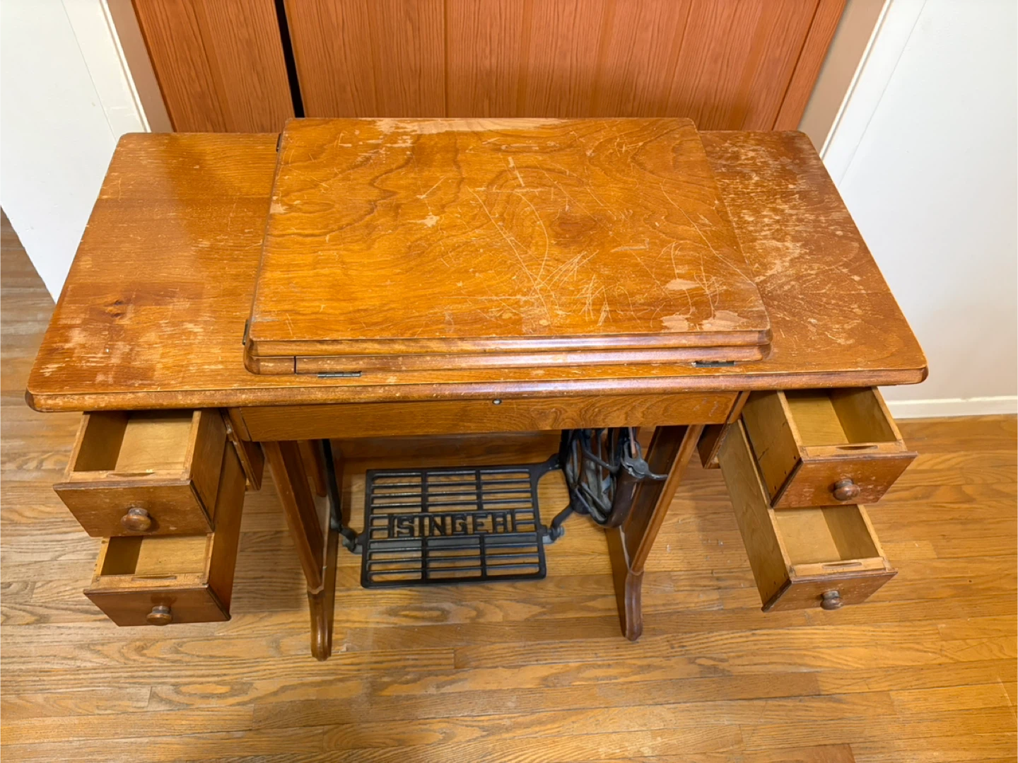 Vintage Singer Sewing Machine with Cabinet