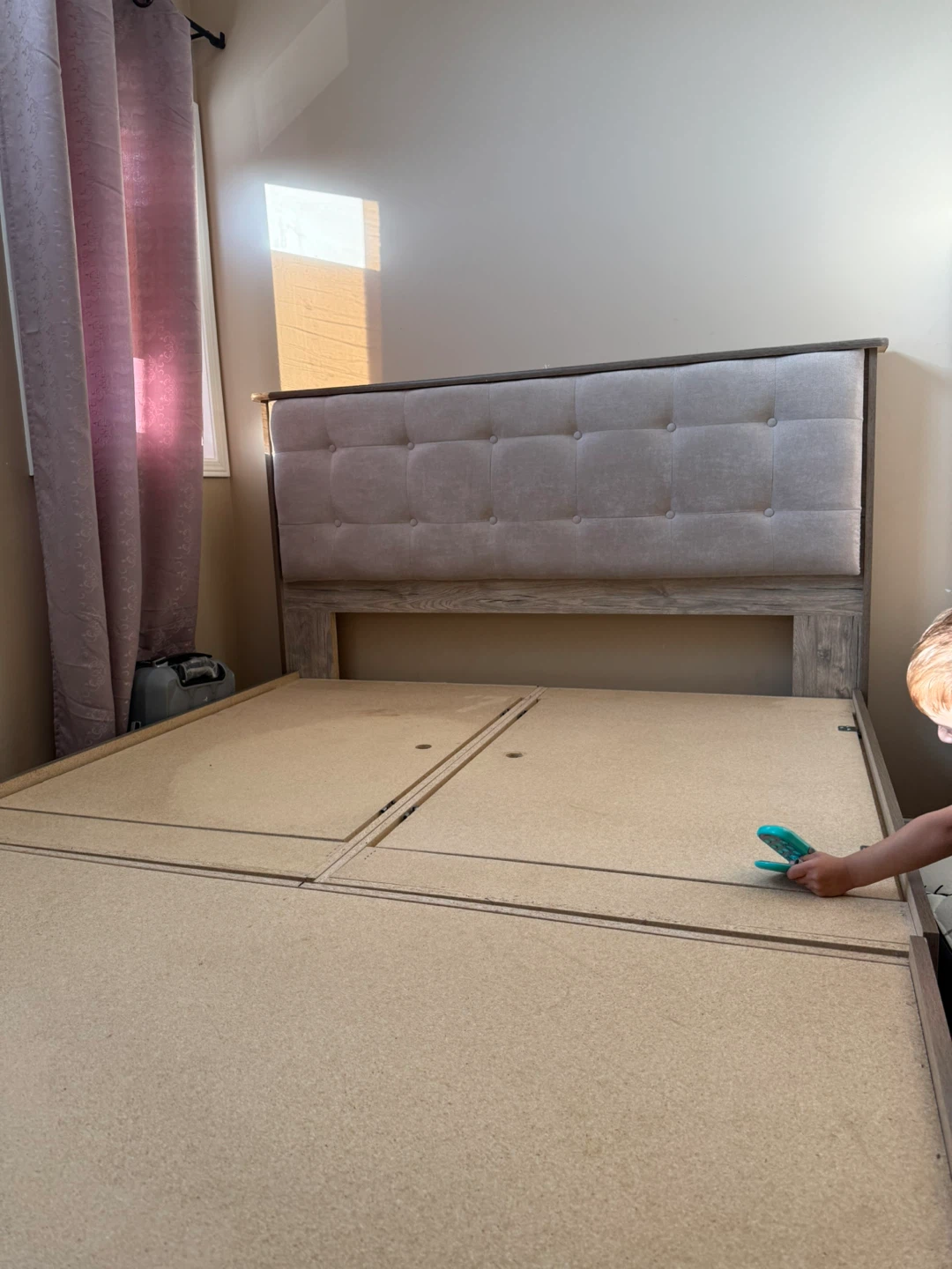 Tufted Upholstered Headboard Bed Frame