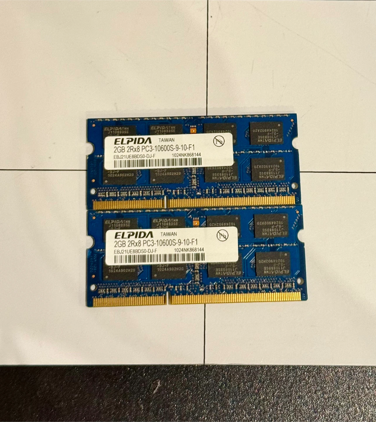 2x Elpida 2GB PC3-10600S DDR3 RAM Modules