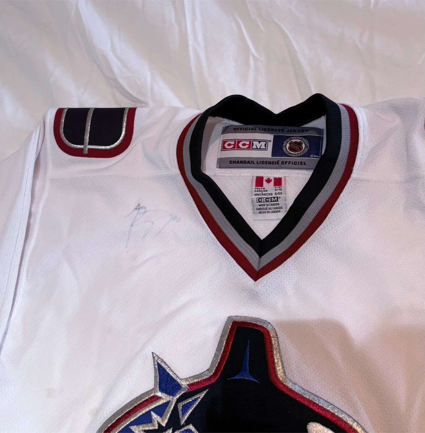 Vancouver Canucks CCM Hockey Jersey - photo 2