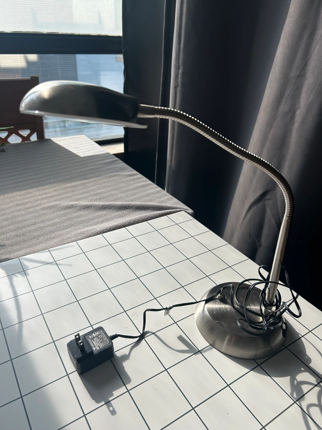 2 Adjustable Desk Lamp with 2 lamps - photo 2