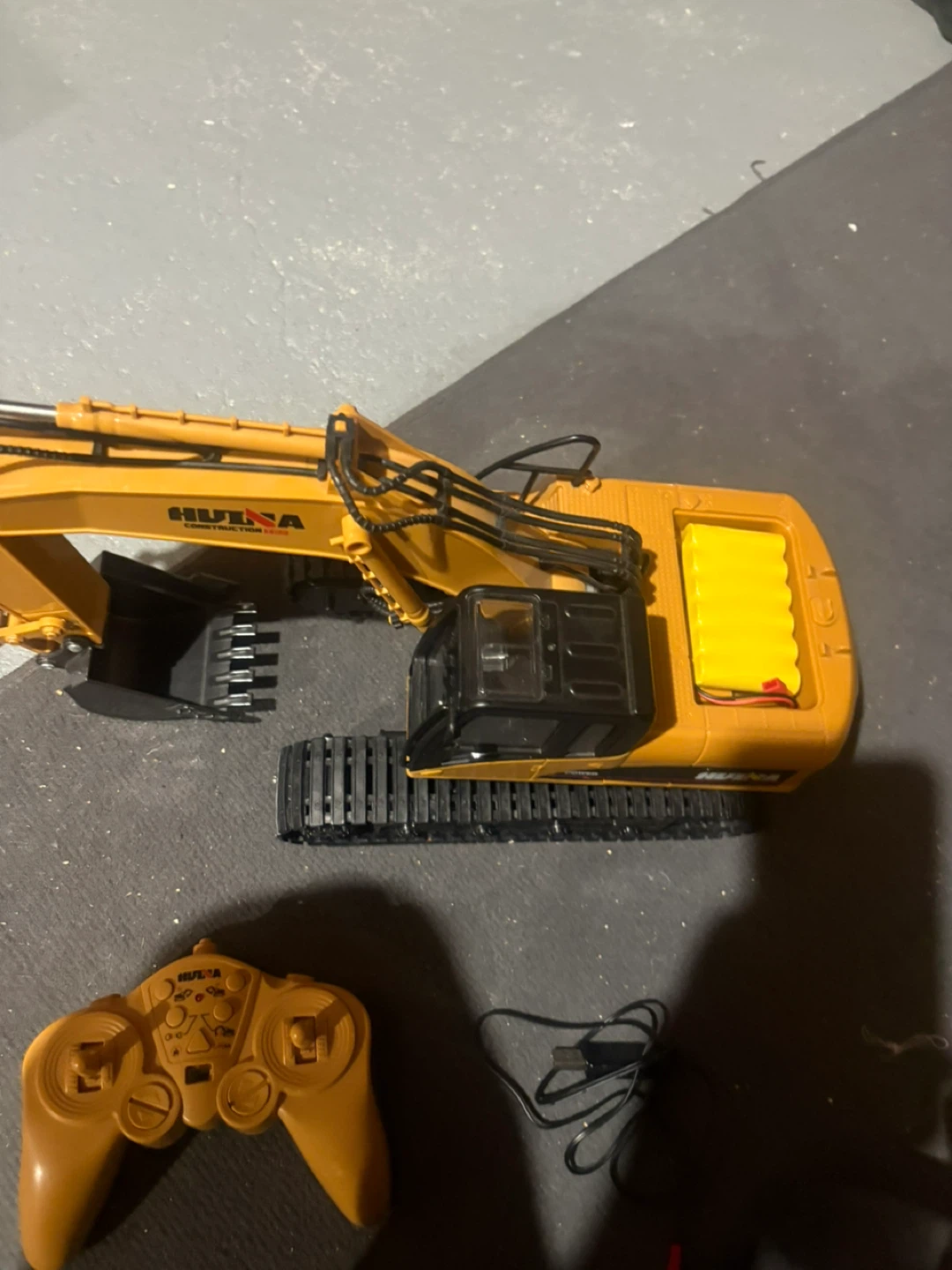 HUINA RC Excavator Toy - photo 3