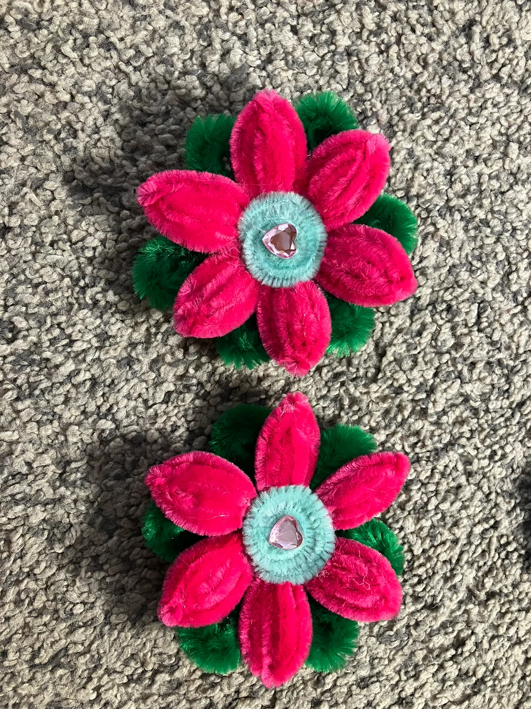 Handmade Fuzzy Flower Hair Clips - photo 5