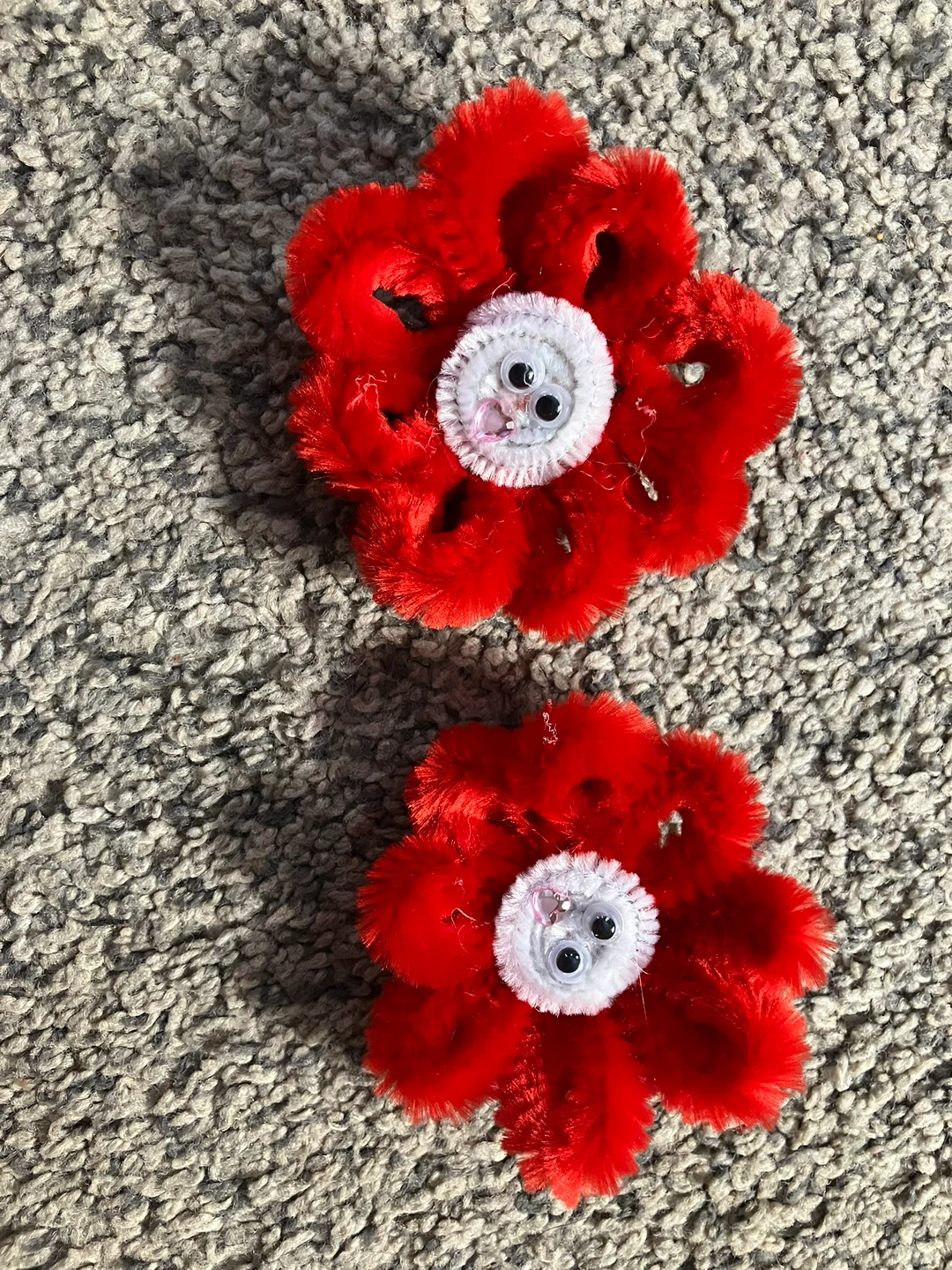 Handmade Fuzzy Flower Hair Clips - photo 3