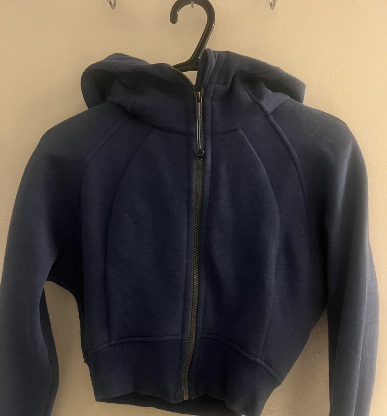 Lululemon Scuba full-zip cropped hoodie