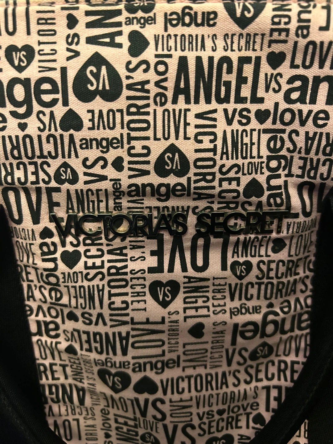 Victoria's Secret Limited Edition Duffle Bag - photo 4