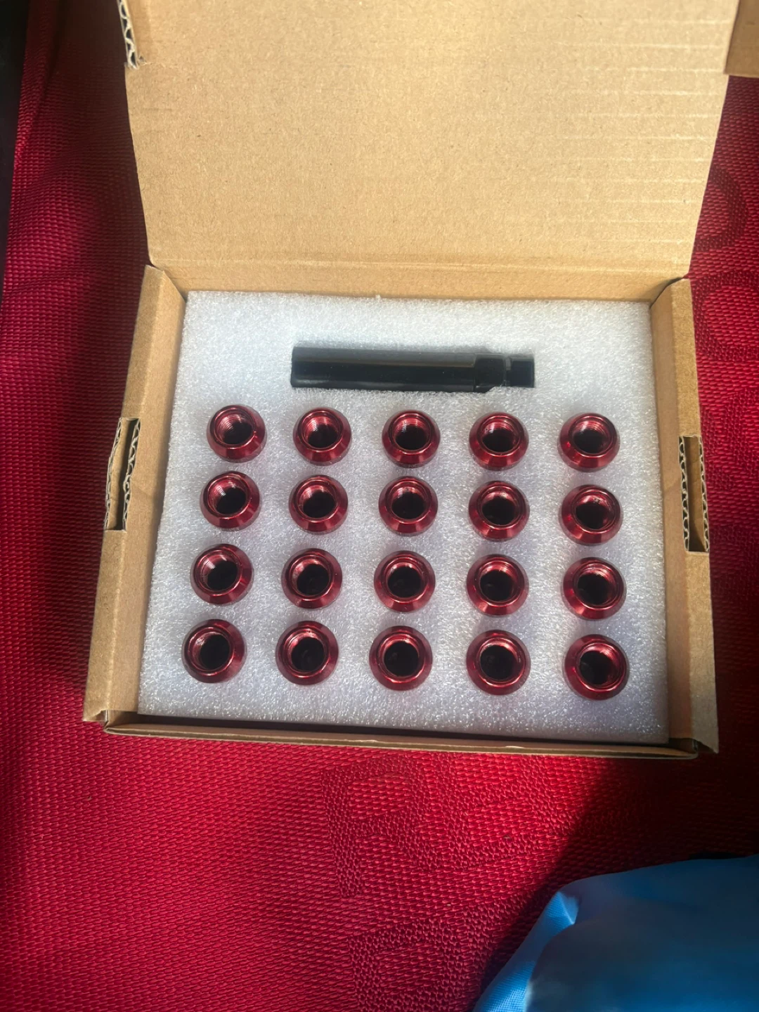Red Lug Nut Set with Tool - photo 2