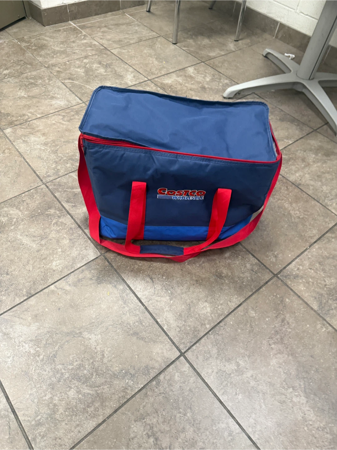Costco Wholesale Insulated Cooler Bag - photo 2