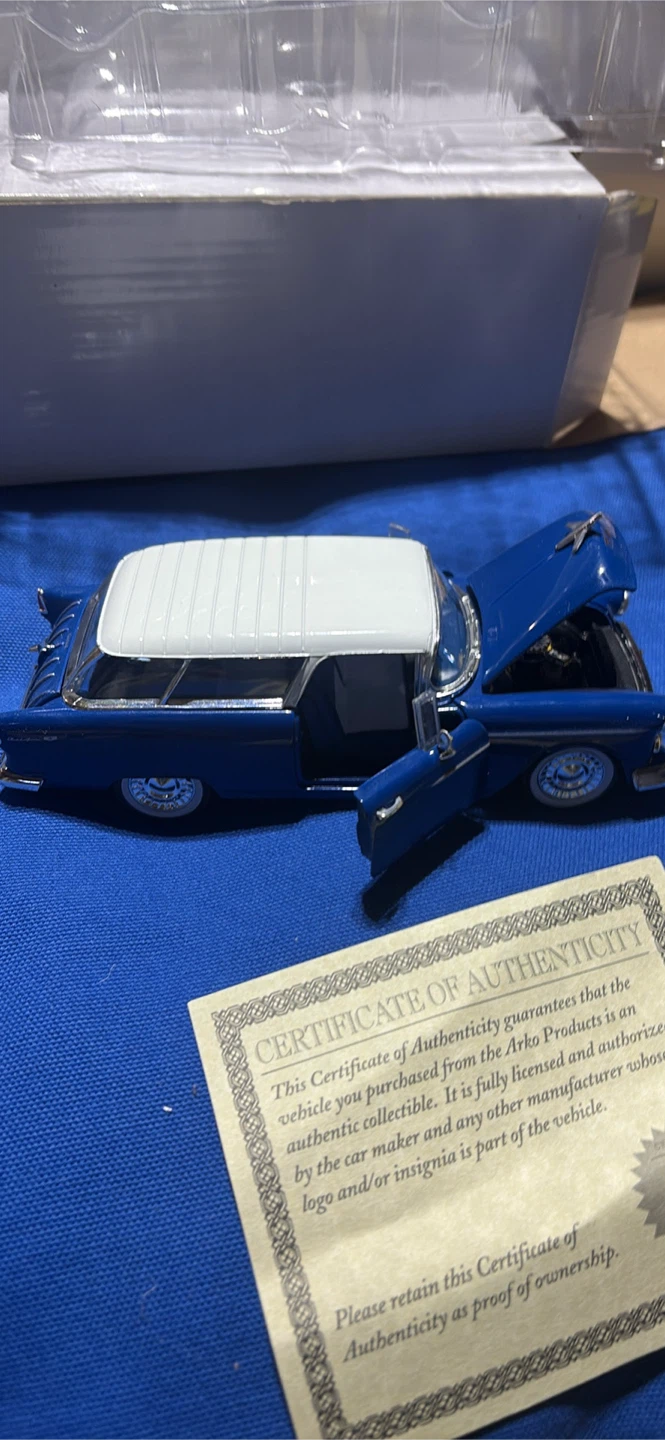 1955 Chevrolet Bel Air Station Wagon Model Car - photo 4