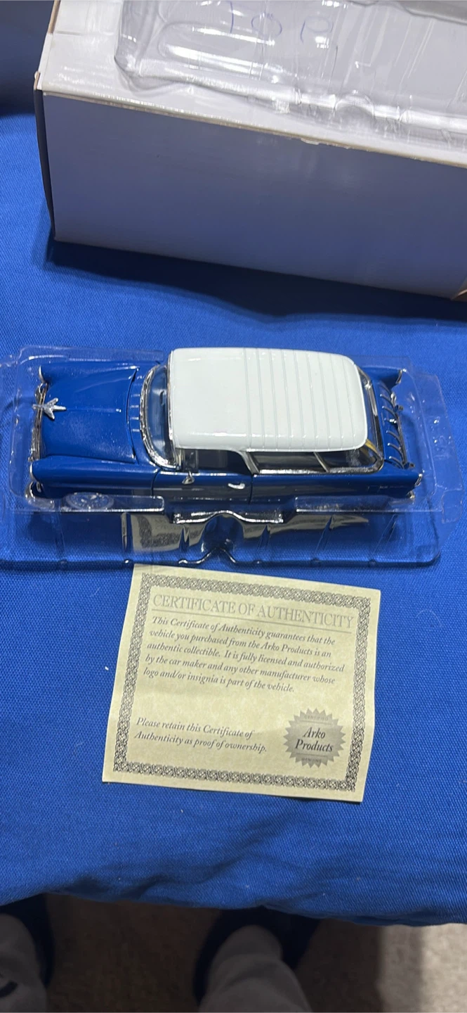 1955 Chevrolet Bel Air Station Wagon Model Car - photo 5