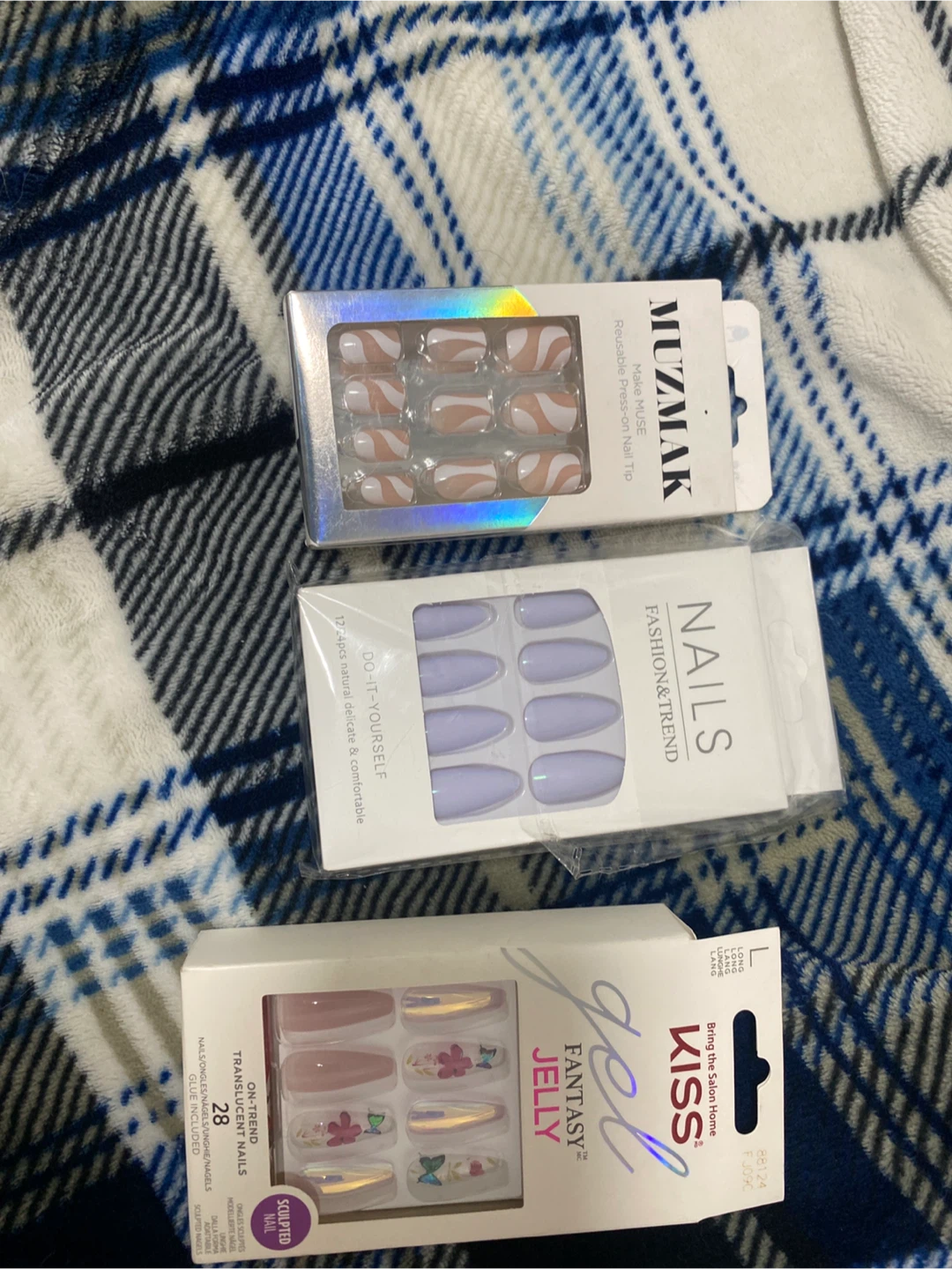 Muzmak, Kiss FantasyFashion & Trend Press-On Nails