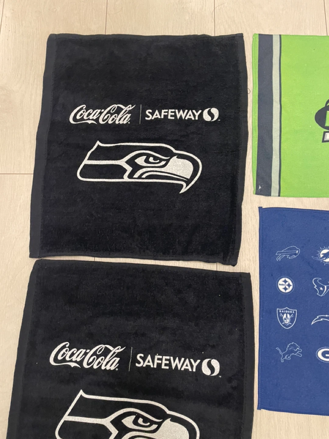 Set of 4 NFL Seahawks Team Logo Towels - photo 3