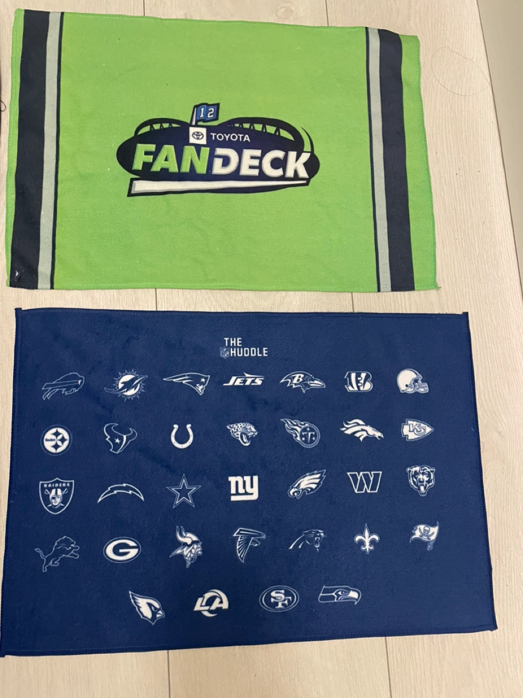 Set of 4 NFL Seahawks Team Logo Towels - photo 2