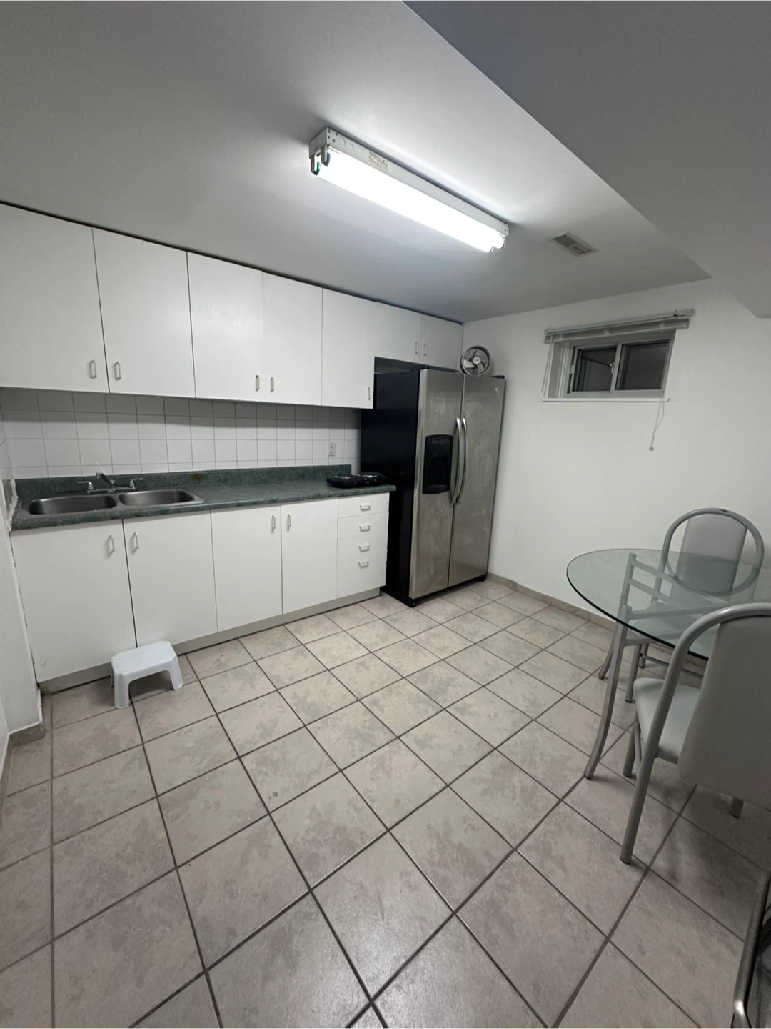 Brampton basement apartment for rent - photo 3