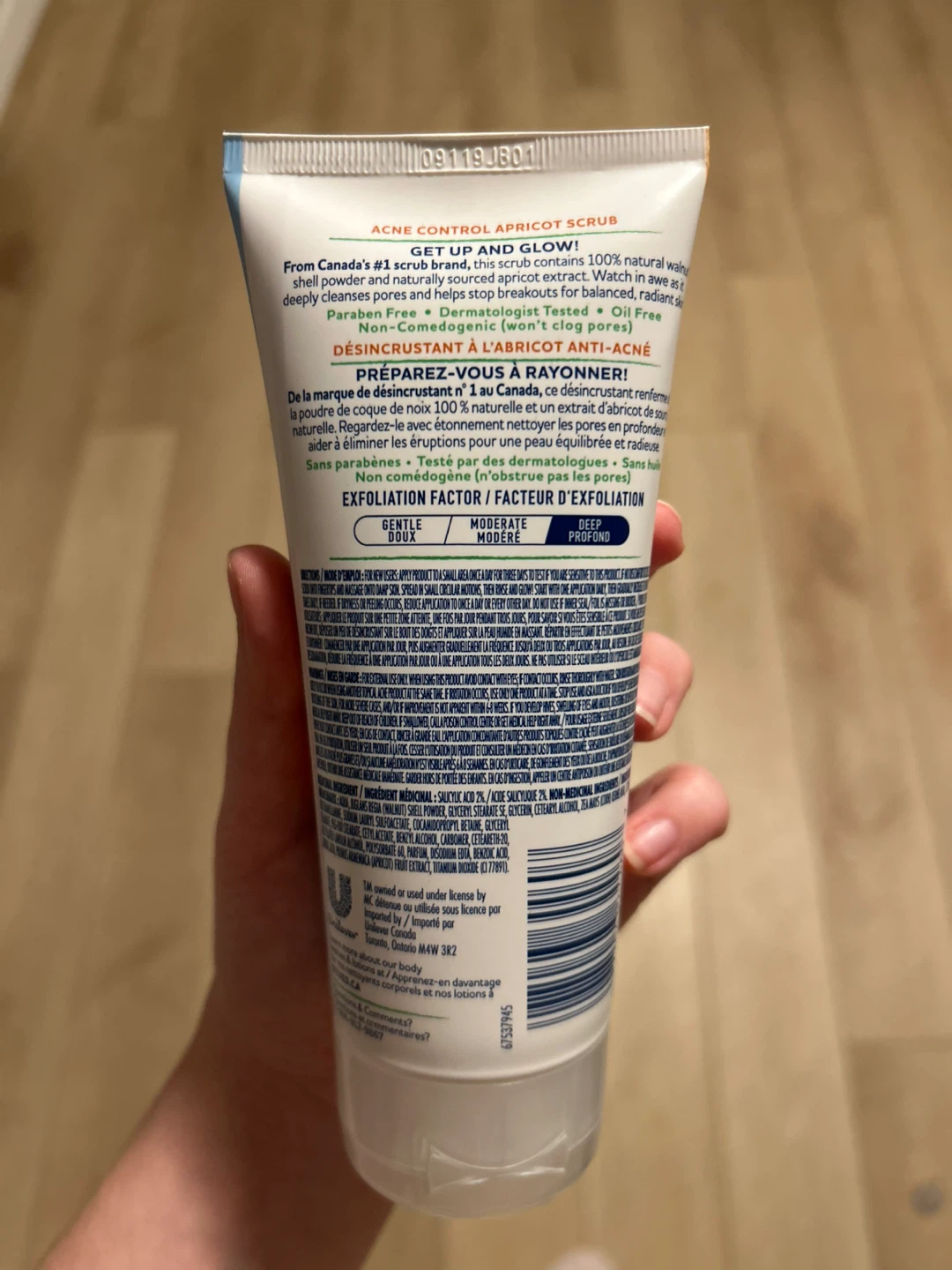 St. Ives Acne Control Apricot Scrub - photo 2