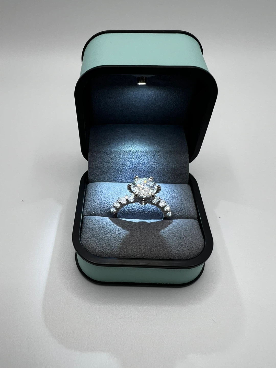 3Carat Moissanite  Engagement Ring with GRA Certificate - photo 2